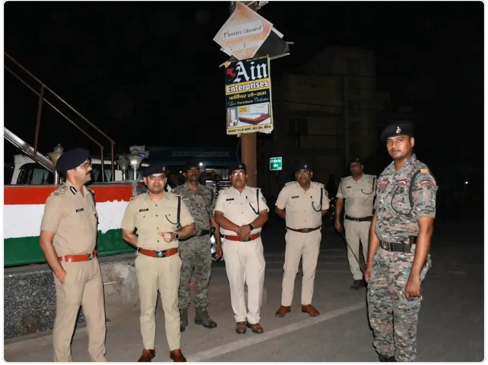 पुलिस के विशेषअभियान में DIG-SPसड़क पर उतरे,3 घंटे तक चला वाहन जांच।