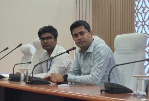 भ्रष्टाचार के आरोप में जिला परिवहन कार्यालय के तीन सरकारी पदाधिकारी/कर्मी एवं चार दलालों के विरूद्ध प्राथमिकी दर्ज।