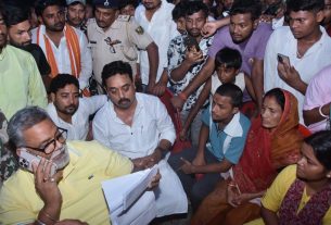 मनीषा के परिजनों से मिले सांसद पप्पू यादव, एसआईटी से जाँच कराने का किया माँग