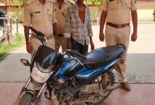 चोरी की बाईक समेत चोर गिरफ्तार, की जा रही है चोर से पूछताछ 