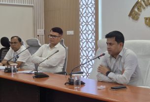 बस एवं अन्य छोटे वाहन आदि पर श्रद्धालुओं/यात्रियों की ओवरलोडिंग की नियमित रूप से जांच करें : जिला पदाधिकारी।