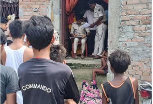 नौतन थाना क्षेत्र के पूर्वी नौतन में मामूली विवाद को लेकर पत्नी ने पति के सामने ही जहर खाकर अपनी जीवन लीला समाप्त की।