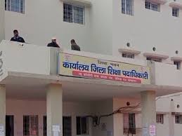 बेतिया में 2 लाख फर्जी आधार कार्ड बनाने का सनसनीखेज खुलासा।