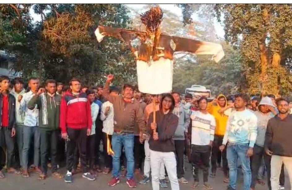 बेतिया जीएमसीएच का स्वास्थ्य सेवा बना ढकोसला, वहीं दूसरी ओर बना दलालों का अड्डा।