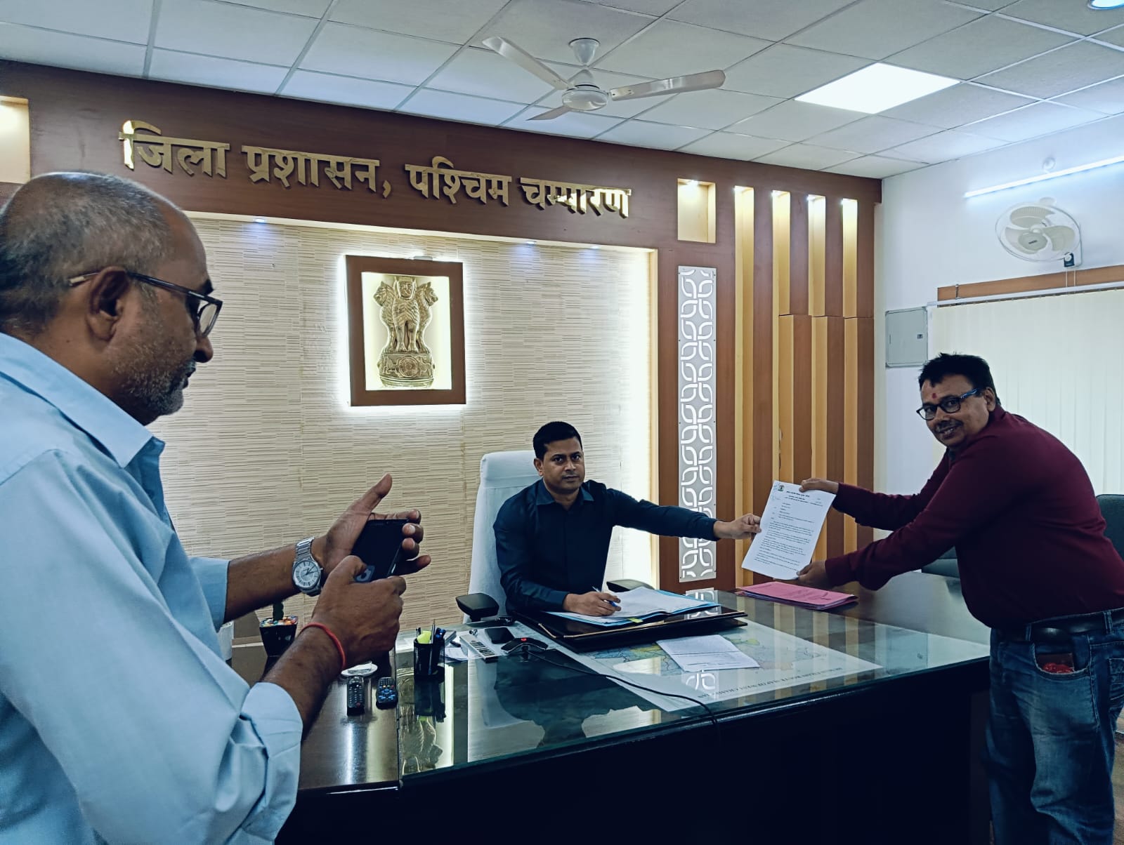 गैर मान्यता प्राप्त पत्रकारों को भी मिले योजना का लाभ: मुख्यमंत्री को सौंपा गया ज्ञापन