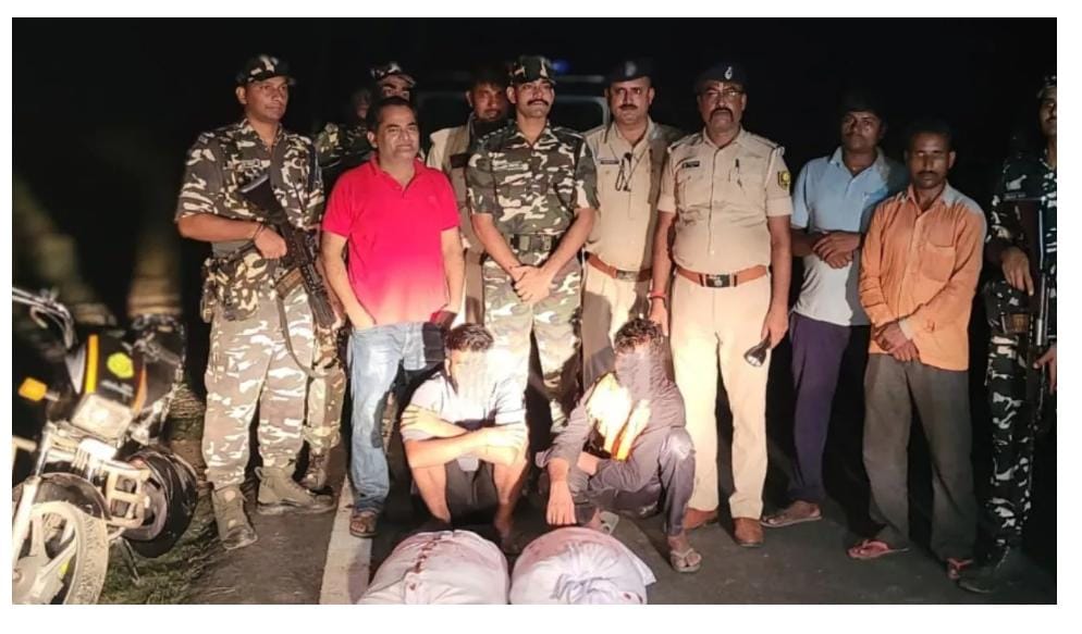 भारत नेपाल सीमा पर करोड़ों की लागत का 62.666 किलोग्राम चरस जब्त,दो तस्कर पकड़ाये।
