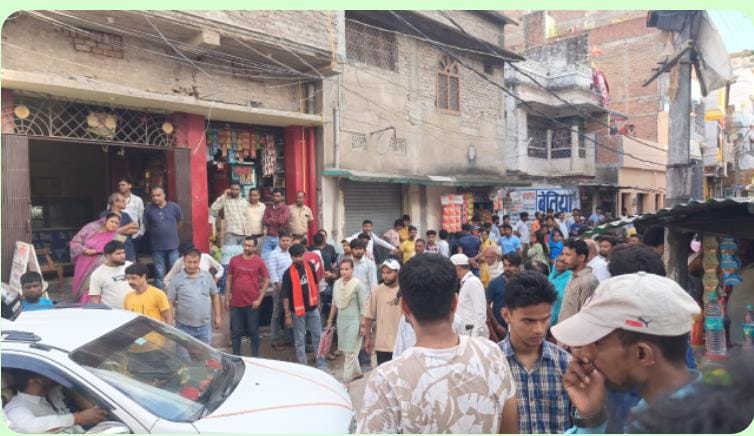 बेतिया में एक ‌निजी नर्सिंग होम में जच्चा बच्चा की मौत पर मंगलवार की देर संध्या हुआ हंगामा,मचा बवाल।