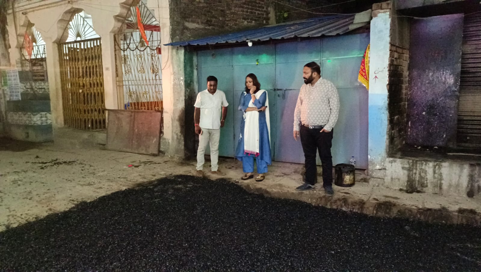 सघन शहरी क्षेत्र की प्रमुख सड़कों के रिपेयरिंग कर मोटरेबल होने से राहगीर और नागरिकों को हो रही सुविधा: गरिमा