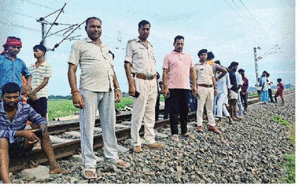 चनपटिया में ट्रेन से कट कर मानसिक रुप से बीमार एक युवक की हुई मौत।