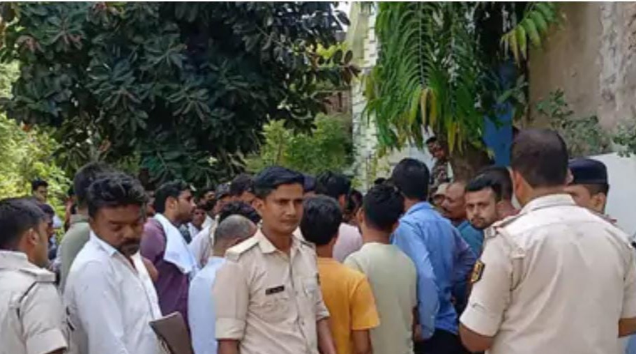 बेतिया नगर के एक निजी क्लीनिक में 40 वर्षीय व्यक्ति हुई मौत।