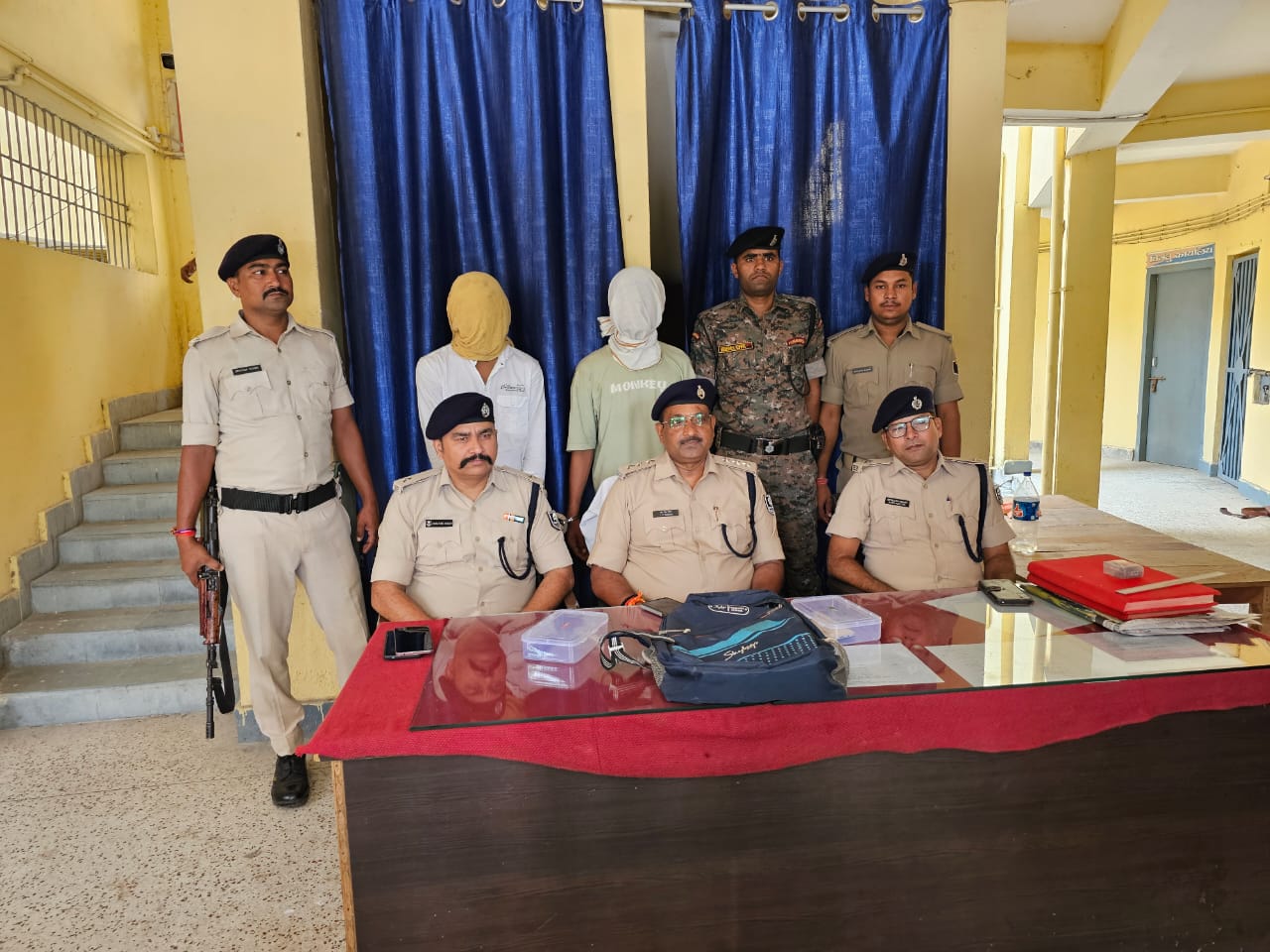 मीट व्यवसायी और सीएसपी संचालक से हुई लूट का पुलिस ने किया पर्दाफाश।