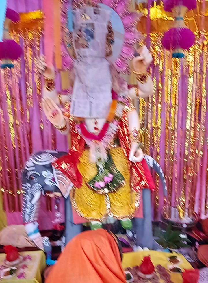 ग्रामीणों की आस्था और परंपरा का अद्भुत संगम बाबा विश्वकर्मा से क्षेत्र की खुशहाली की कामना