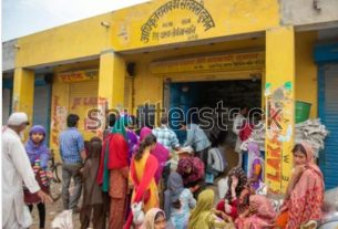राशन बांटने में घटतौली,ससमय पर राशन नहीं देने पर 19 दुकानों के लाइसेंस हुआ रद्द।