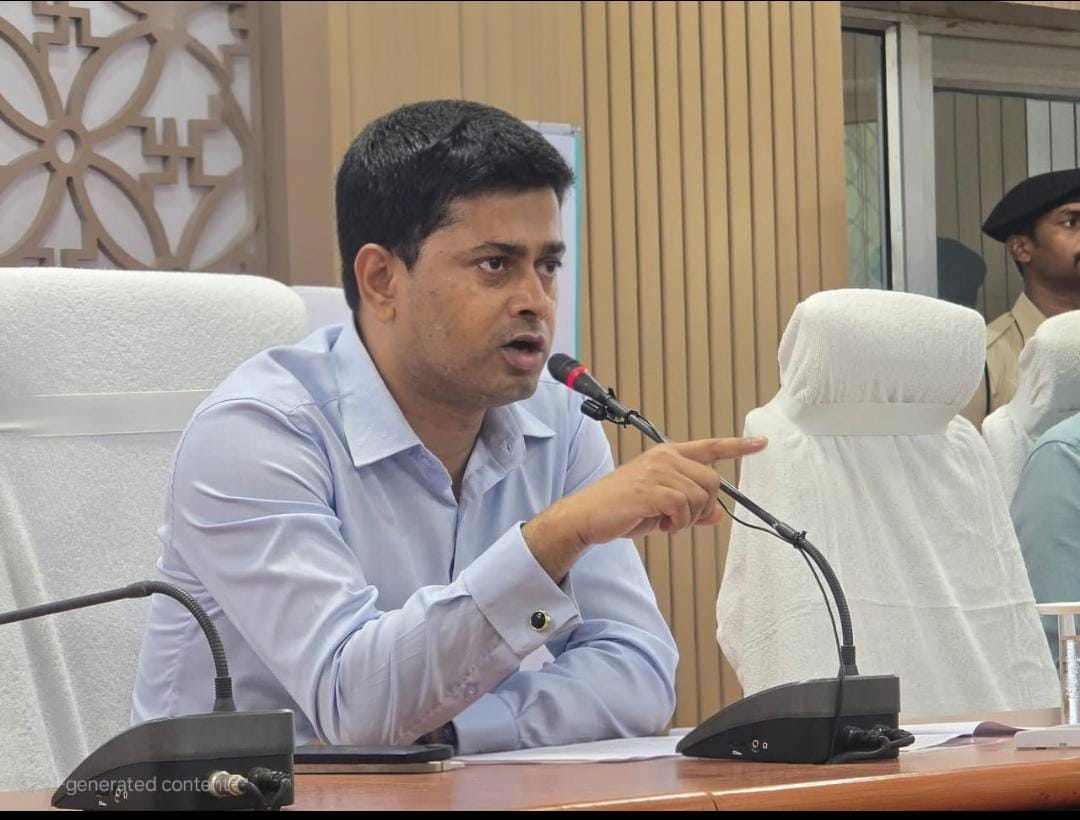 नगर निगम और बुडको के खिलाफ नोटिस भेजने का डीएम ने दियाआदेश।