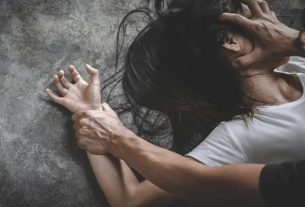 13 साल की नाबालिक से चार युवकों ने किया सामूहिक बलात्कार,तीन हुए गिरफ्तार।  बेतिया से वकीलुर रहमान खान की‌ ब्यूरो रिपोर्ट।
