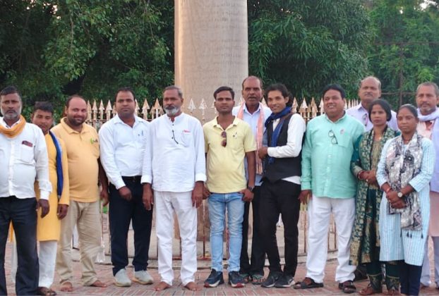 लौंरिया में अशोक विजया दशमी सह धम्म दीक्षा दिवस पर हुआ भव्य आयोजन।