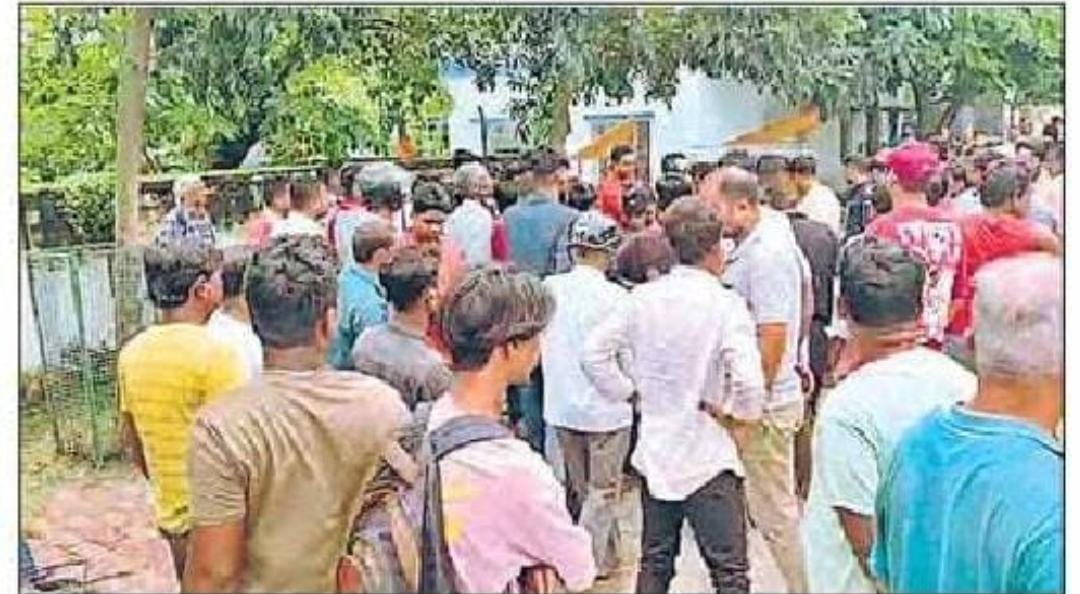 दो बाईकों कीआमने-सामने के टक्कर में दसवीं के छात्र की हुई मौत।