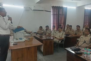 शांतिपूर्ण व निष्पक्ष मतदान सुनिश्चित करने हेतु बेतिया एवं बगहा में पुलिस पदाधिकारियों का प्रशिक्षण आयोजित।