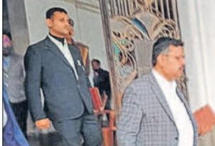 राजस्व परिषद के सचिव ने बेतिया राज की भूमि का लिया जाएजा,किया चर्चा।