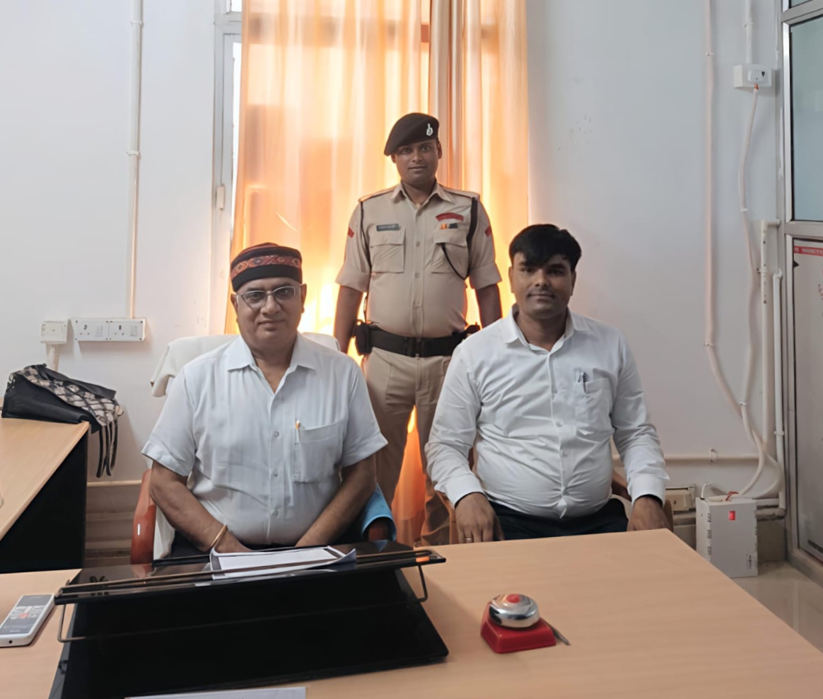 प्रतिदिन संचालित स्थायी लोक अदालत से आम लोगों को मिल रहा त्वरित व सुलभ न्याय।