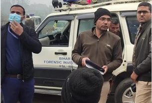 चनपटिया थाना क्षेत्र के लोहियरीया चौक पर उमा इंटरप्राइजेज नामक मोबाइल दुकान में 50 लाख का मोबाइल, इलेक्ट्रॉनिक सामान की हुई चोरी।