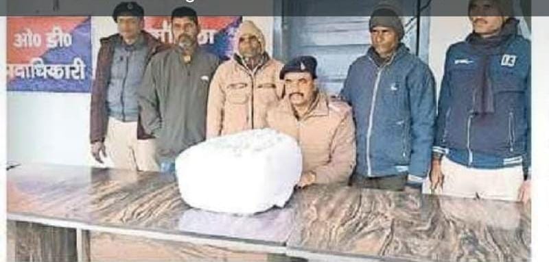 शिकारपुर पुलिस ने तीन गांजा तस्कर को 14 किलो गांजा के साथ पुलिस ने किया गिरफ्तार,बाईक जब्त।