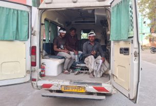 लौरिया थाना क्षेत्र के बगही (देवराज) मे पति- पत्नी के बीच हुए विवाद मे हुई चाकु बाजी।