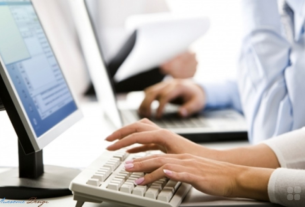 आवास सूची सत्यापन में लापरवाही बरतने के मामले में 7 बीडीओ का वेतन हुआ बंद।