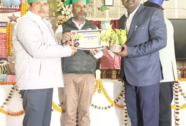 टीबीटी हिस्ट्री मेकर्स के शिक्षक सम्मान समारोह में घोड़ासहन के तीन शिक्षक हुए सम्मानित