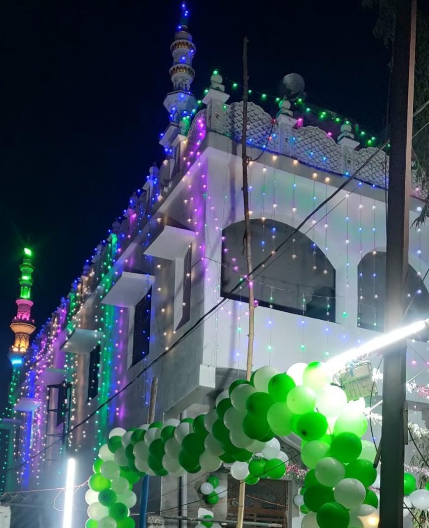 शबे-ए-बारात के पहले दिन लौरिया में दिखी रूहानी रौनक, इबादत और दुआओं में डूबा मुस्लिम समाज।