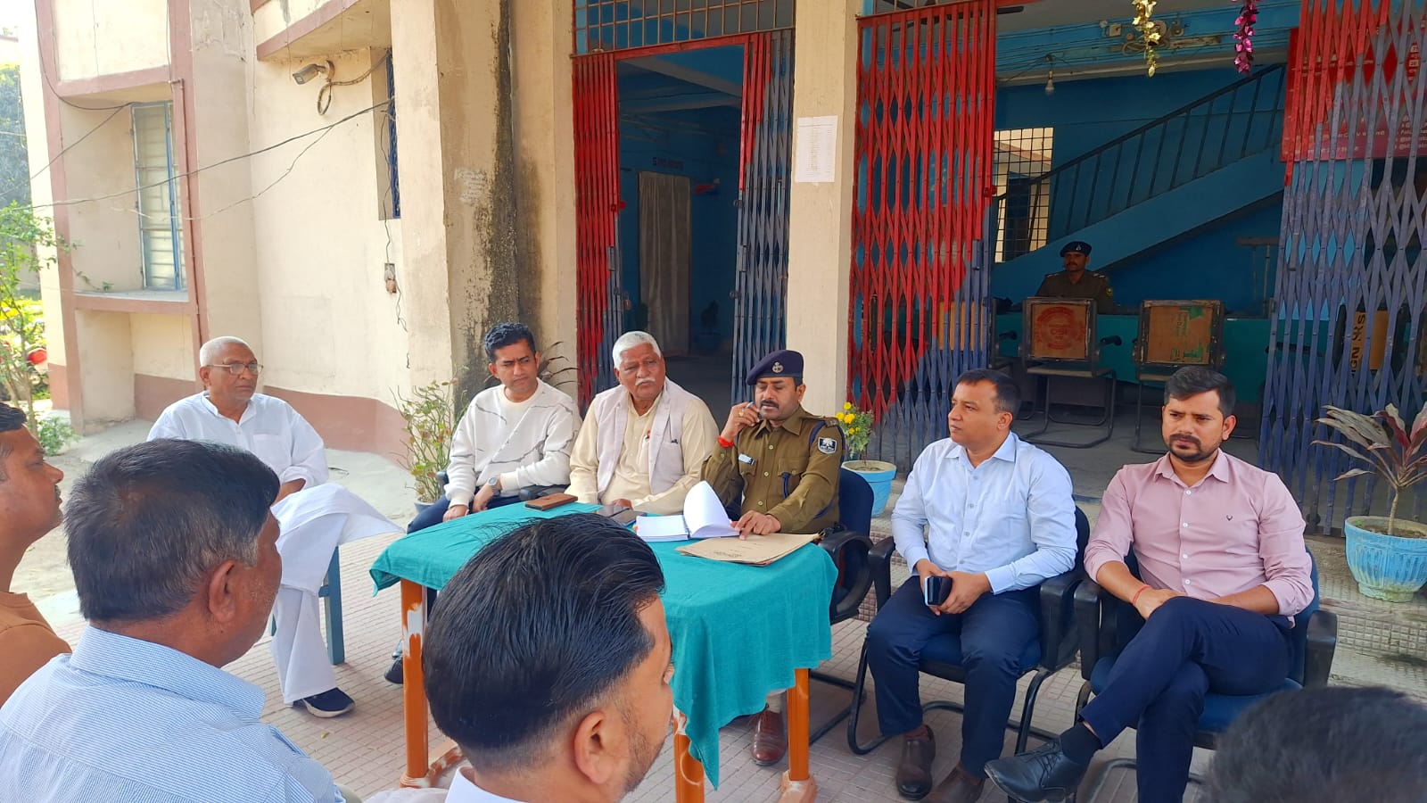 लौरिया में होली पर्व को लेकर शांति समिति की हुई बैठक।